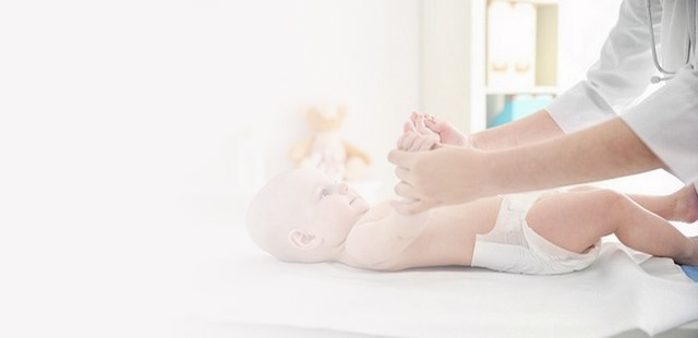 Чому виникає пупкова грижа у новонароджених?