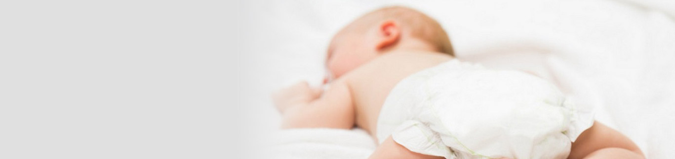 Сон новонароджених на животі: недоліки та переваги